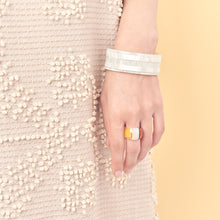 画像をギャラリービューアに読み込む, Bangle バングル<Flat>(A86 marble gold white)