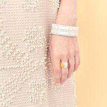 画像をギャラリービューアに読み込む, Bangle バングル<Flat>(228 bekkou yellow)