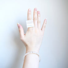 画像をギャラリービューアに読み込む, Big Ring<スクエア>(H60 white)