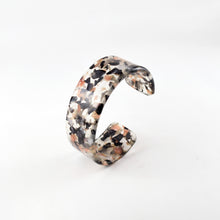 画像をギャラリービューアに読み込む, Bangle バングル<Flat>(C07 flower grey)