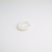 画像をギャラリービューアに読み込む, Earcuff イヤーカフ(B71 milky white)