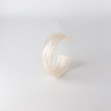 画像をギャラリービューアに読み込む, Bangle バングル<Shell>(H60 white)