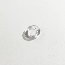 画像をギャラリービューアに読み込む, Earcuff イヤーカフ（495 clear）

