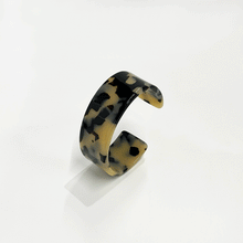 画像をギャラリービューアに読み込む, Bangle バングル＜Flat＞（635 havana brown）
