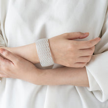 画像をギャラリービューアに読み込む, Bangle バングル＜Wide＞（T22 white veil）
