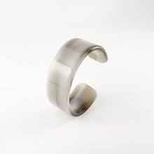 画像をギャラリービューアに読み込む, Bangle バングル＜Flat＞（819 agate grey）
