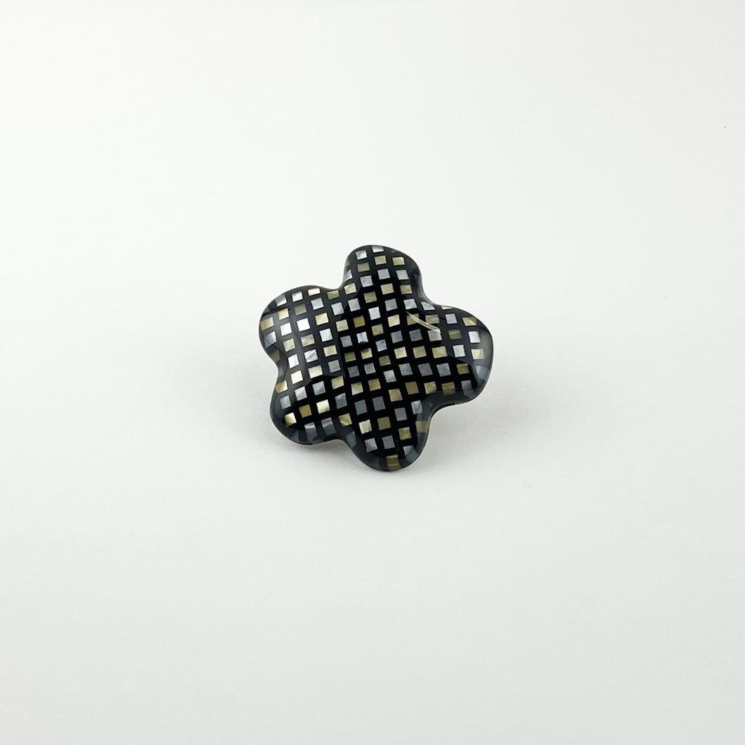 Brooch ブローチ（370 black raden）