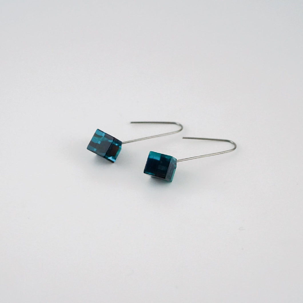 Cube Pierced キューブピアス（CK3 boston blue）