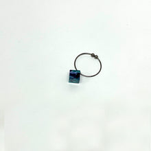 画像をギャラリービューアに読み込む, Earcuff イヤーカフ＜キューブ＞（C08 flower blue）
